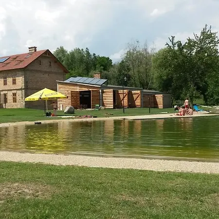 Penzion Rekreacni Areal Dvur